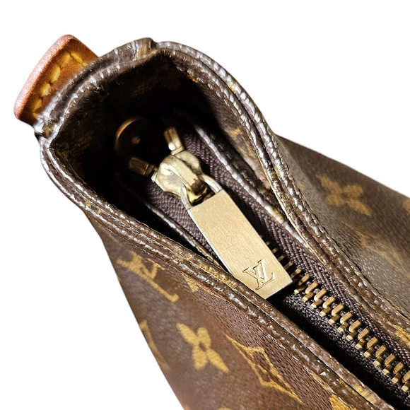 LOUIS VUITTON LOOPING BAG - Picture 11 of 15